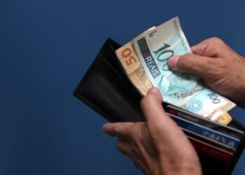 postulantes, concorrentes, políticos