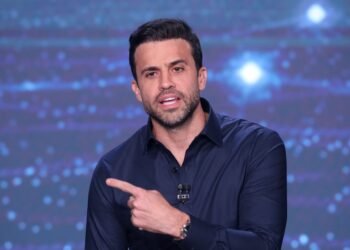 poderia ajudar com outras perguntas, ajuda-me com informações gerais, posso ajudar com outras questões, posso fornecer informações gerais. ,