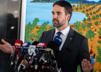auxílio, suporte, respaldo
