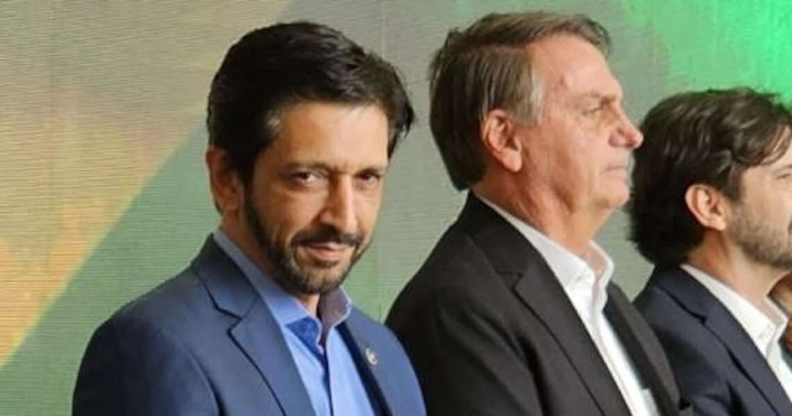 ex-presidente, líder, bolsonarista, ex-mandatário, ex-coach;