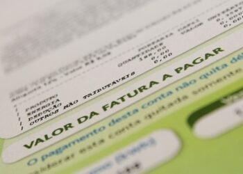 concorrente, postulante, aspirante;
