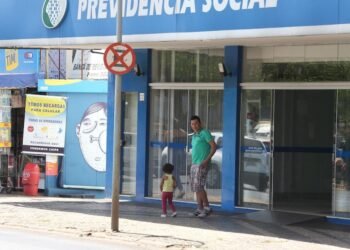 discussões, encontros, programas;