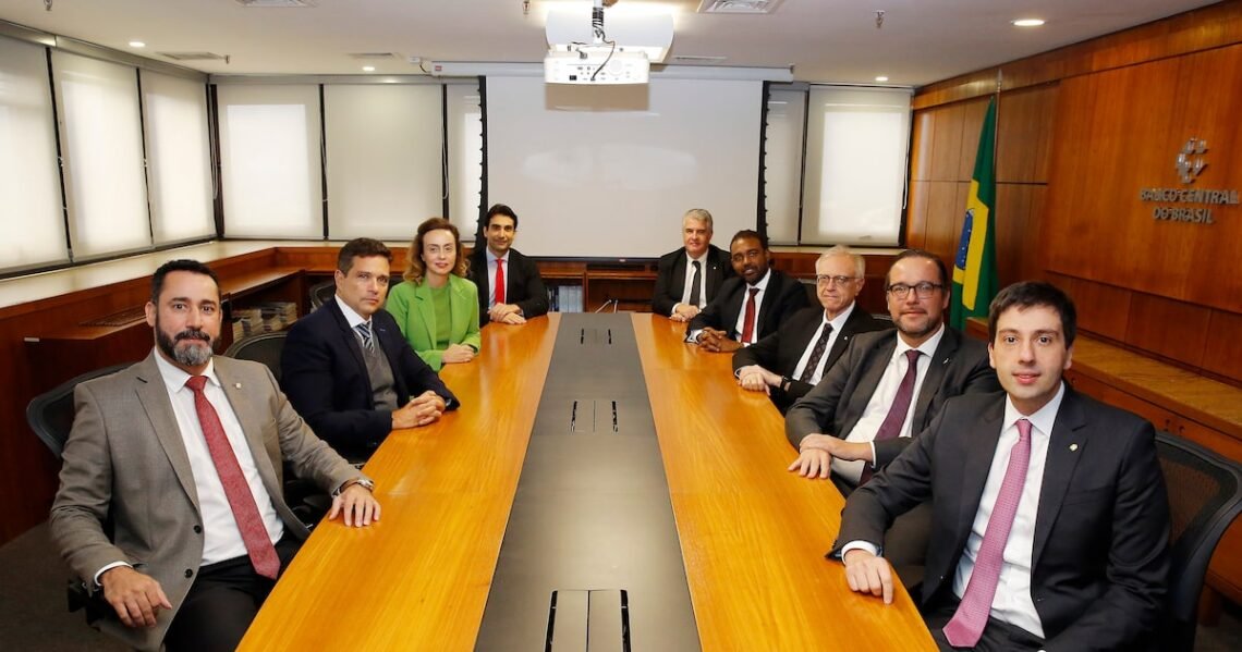 governo, administração, gestão;
