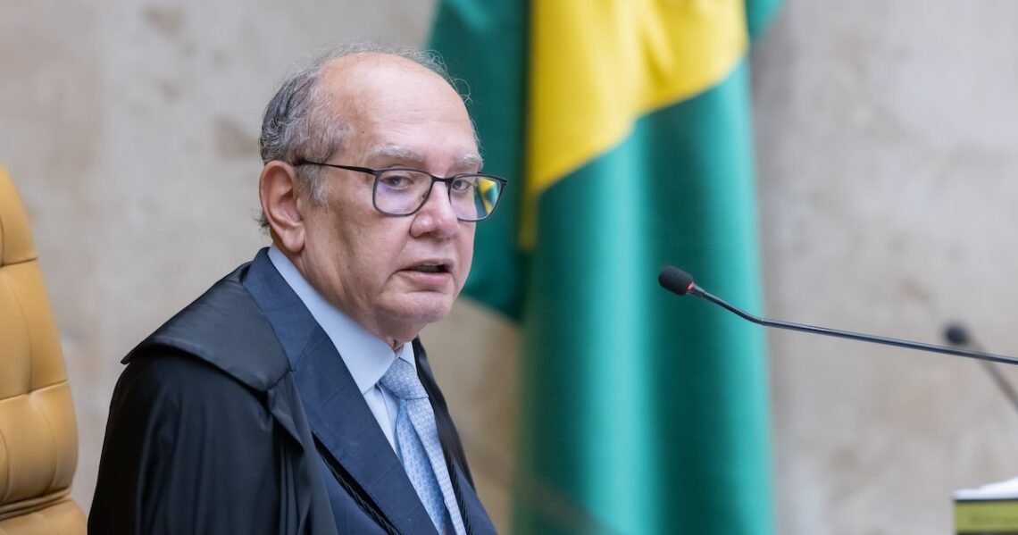 benefício, privilégio, aposentadoria, subsídio;