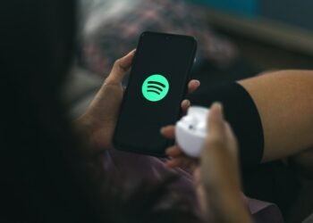 música, podcasts;