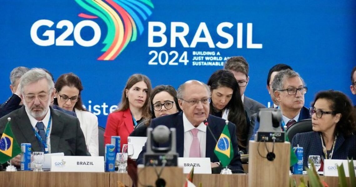 Armação, Emboscada, Embuste, Esquema, Farsa, Manobra, Peça, Sonegação, Trapaça, Treta;