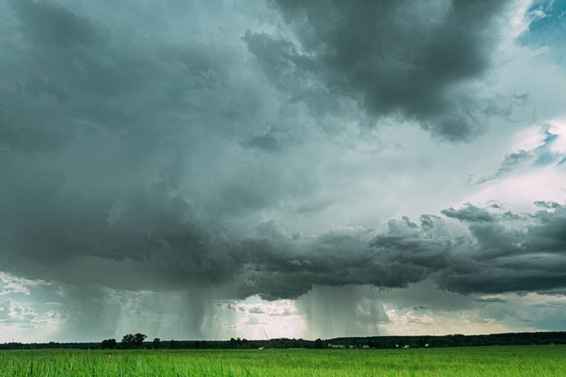 precipitações, tempestades, temporais;