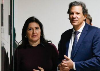 22/10/2024 | 03h00 O ministro  da Fazenda Fernando Haddad e a ministra do Planejamento  e Orçamento, Simone Tebet Foto: WILTON JUNIOR/Estadão Encontrou algum erro? Entre em contato Compartilhe: Tudo Sobre orçamento federal [Brasil] LDO [Lei de Diretrizes Orçamentárias] educação saúde pública Simone Tebet Fernando Haddad governo Lula [2023 - 2026] - Todos os direitos: @ Estadão