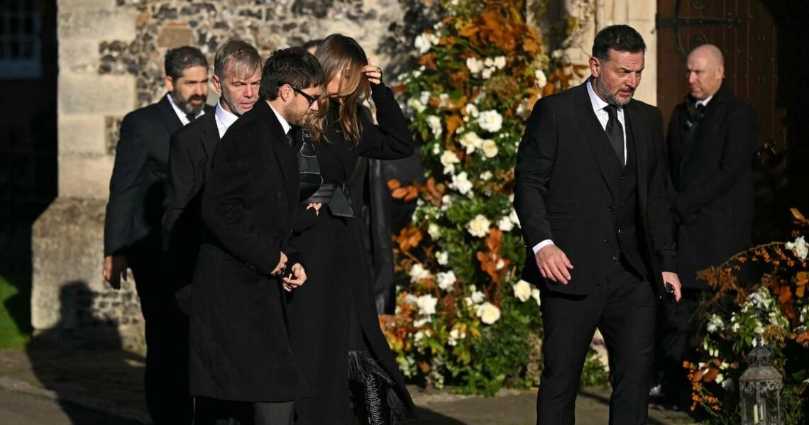 cerimônia, funeral, sepultamento;