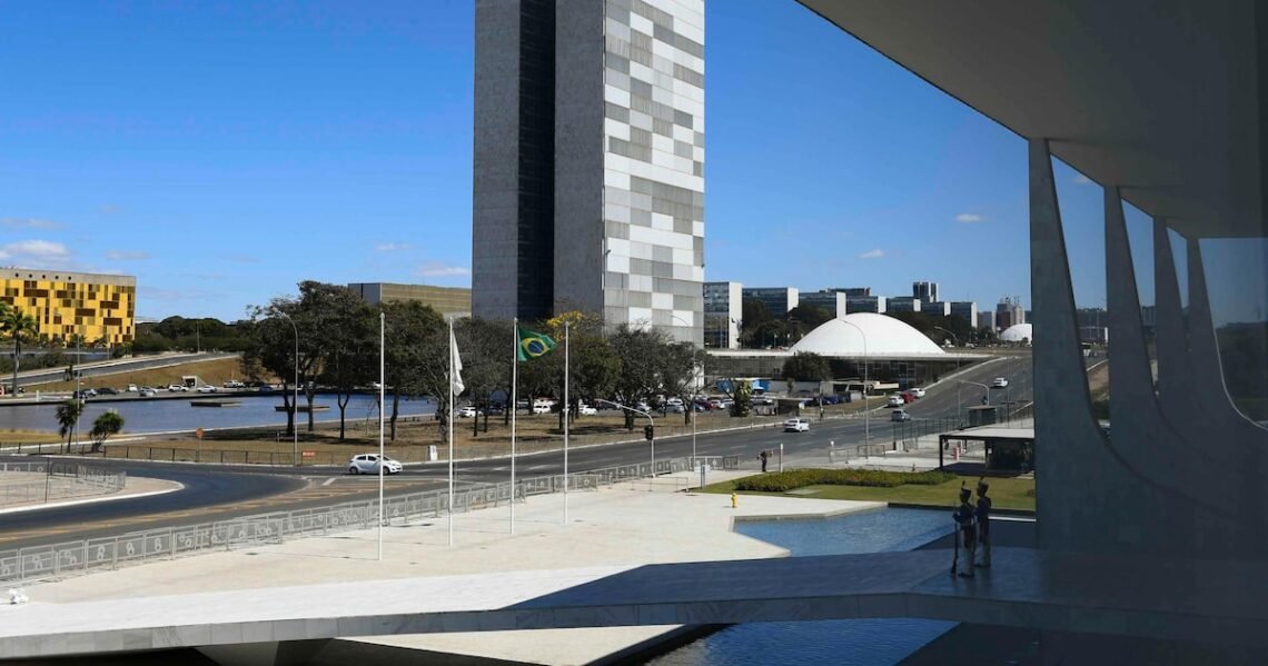 poder, poderes, autoridade;