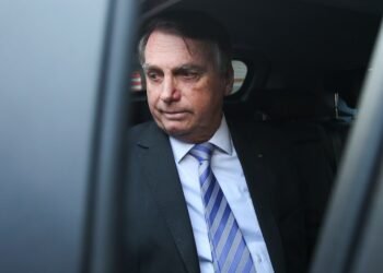 ex-presidente, oponente, líder, acusação, processos