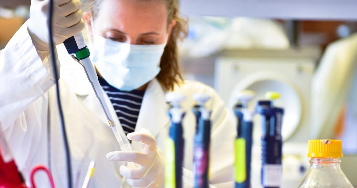 09/12/2024 | 09h19 Atividades de laboratório devem ser preferencialmente presenciais Foto: manjurul/Adobe Stock Encontrou algum erro? Entre em contato Compartilhe: Tudo Sobre pós-graduação - Todos os direitos: @ Estadão